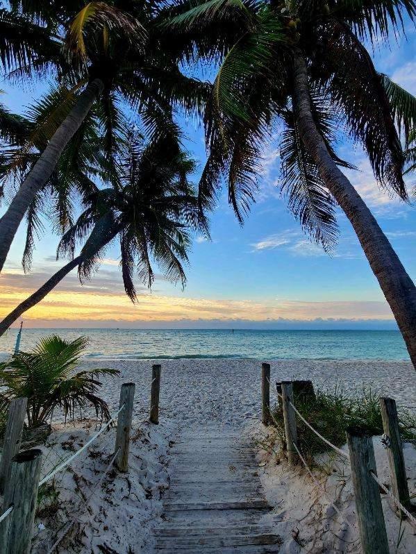 Beautifully Renovated Summer Of 2020 Come And Enjoy This Lovely Unit Key West Kültér fotó